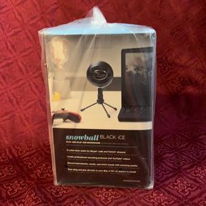 Blue Snowball iCE Plugnplay USB Mic for Recording, Streaming, Podcasts. Sealed!